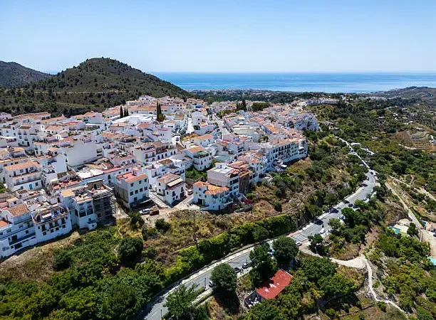 How to Get to Cadaqués from Barcelona: The Ultimate Coastal Travel Guide